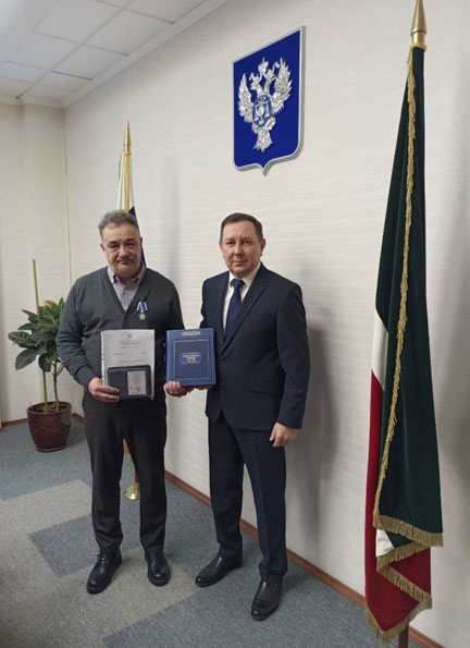 27f1d6b215f35e005ee75438b4f6a91d2fda9096