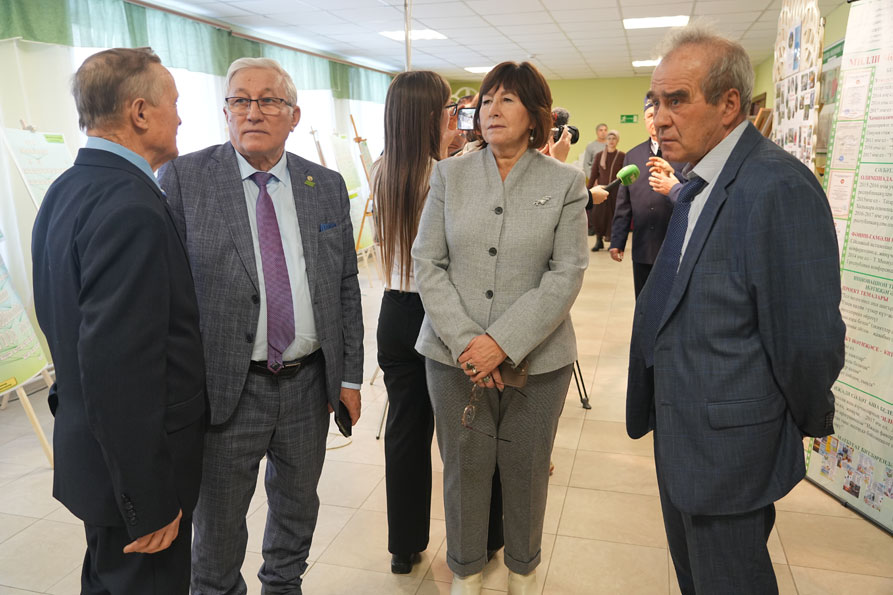 43ee9973496fe40cb013c62ba122d4669ac27d28